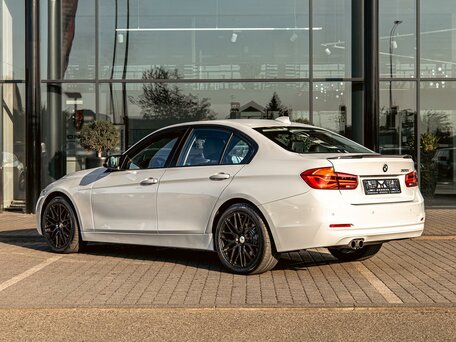 2017 BMW 3 серии 320i VI (F3x) Рестайлинг, белый, 1855000 рублей, вид 4