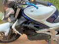 2010 Suzuki SFV 400 Gladius, белый, 370000 рублей - вид 4