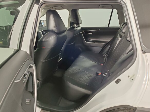 2021 Toyota RAV4 V (XA50), белый, 2739000 рублей - вид 14
