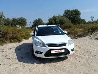 2010 Ford Focus II Рестайлинг, белый, 700000 рублей, вид 1