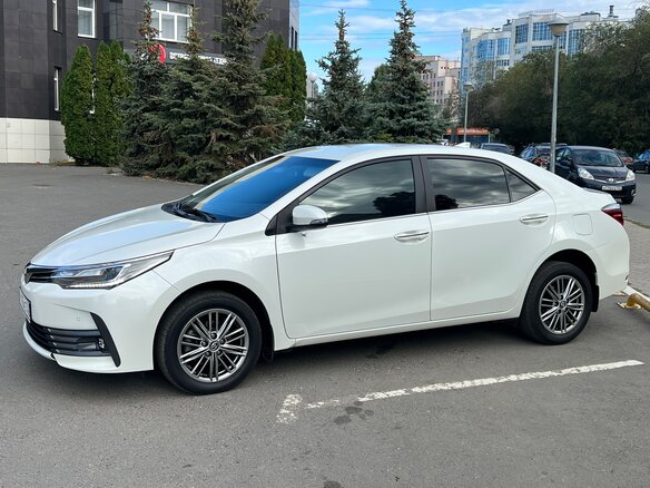 2018 Toyota Corolla XI (E160, E170, E180) Рестайлинг 1, белый