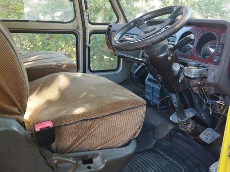 1997 Mazda Titan, жёлтый, 620000 рублей, вид 4