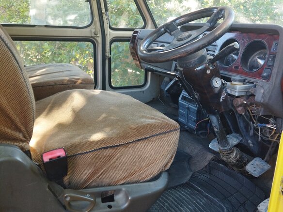 1997 Mazda Titan, жёлтый, 620000 рублей - вид 3