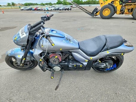 2017 Suzuki Boulevard M109R, серый, 996254 рублей, вид 2