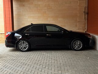 2017 Toyota Camry VII (XV50) Рестайлинг, чёрный, 2190000 рублей, вид 1
