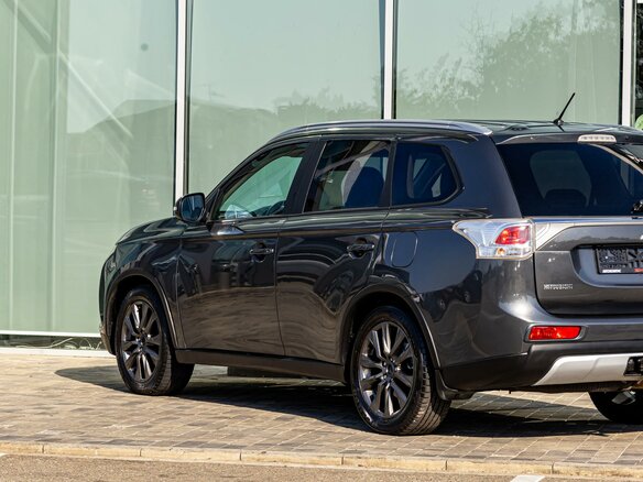 2014 Mitsubishi Outlander III Рестайлинг, серый, 1335000 рублей - вид 8