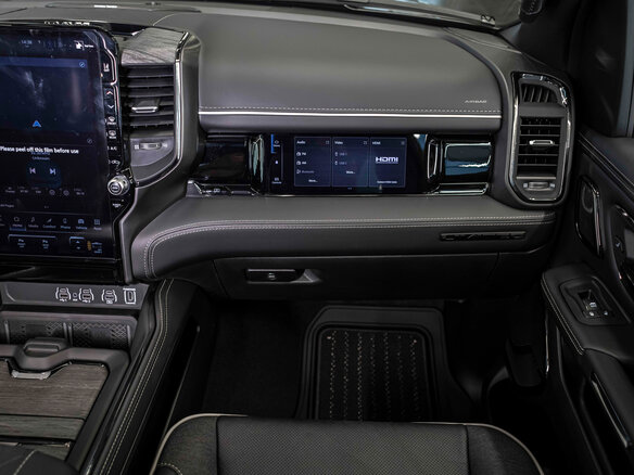 2026 Ram 1500 Crew Cab V Рестайлинг, серебристый, 9490000 рублей - вид 28