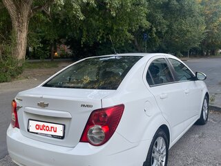 2014 Chevrolet Aveo II, белый, 625000 рублей, вид 4