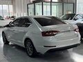 2021 Skoda Octavia III (A7) Рестайлинг, белый, 1600000 рублей - вид 2