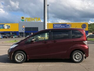 2014 Honda Freed I Рестайлинг 2, красный, 1100000 рублей, вид 2