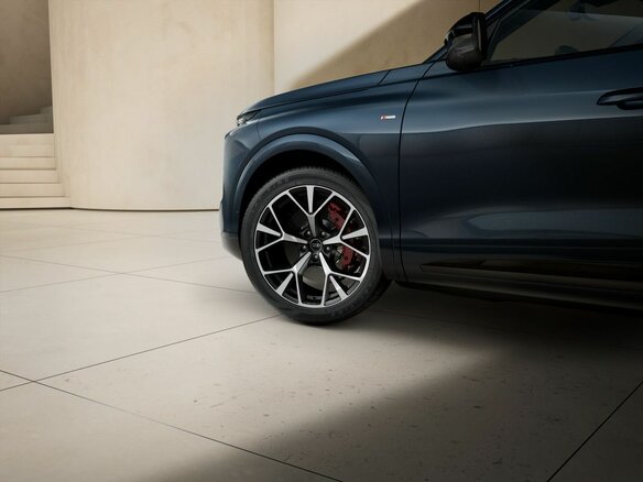 2026 Audi Q7 III (G8), синий, 17900000 рублей - вид 5