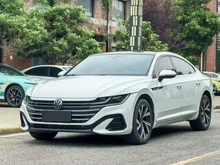 2025 Volkswagen Passat CC 330 TSI II Рестайлинг, белый, 3646323 рублей, вид 3