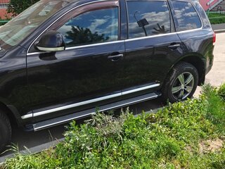 2010 Volkswagen Touareg I Рестайлинг, чёрный, 890000 рублей, вид 2
