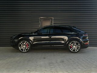 2024 Porsche Cayenne S Coupé III Рестайлинг, чёрный, 15900000 рублей, вид 2
