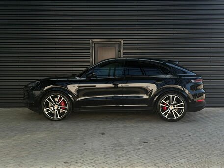 2024 Porsche Cayenne S Coupé III Рестайлинг, чёрный, 15999000 рублей, вид 2