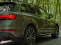 2024 Audi Q7 45 TFSI II (4M) Рестайлинг 2, серый, 4950000 рублей - вид 1