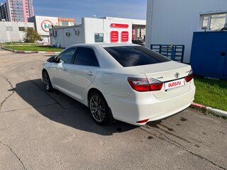 2016 Toyota Camry VII (XV50) Рестайлинг, белый, 2450000 рублей, вид 4