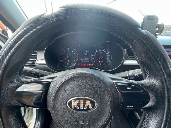 2017 Kia Rio IV, белый, 650000 рублей - вид 7