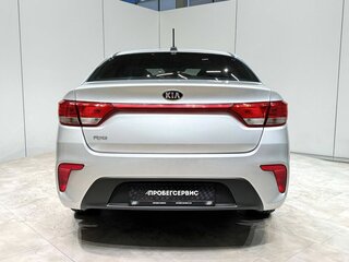 2017 Kia Rio IV, серебристый, 1350000 рублей, вид 4