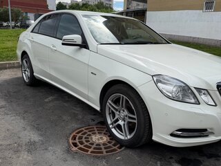 2011 Mercedes-Benz E-Класс 200 7G-Tronic IV (W212, S212, C207), белый, 1500000 рублей, вид 1