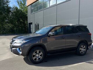 2018 Toyota Fortuner II, серый, 3650000 рублей, вид 2