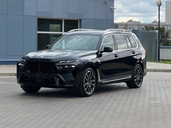 2025 BMW X7 40i I (G07) Рестайлинг, чёрный