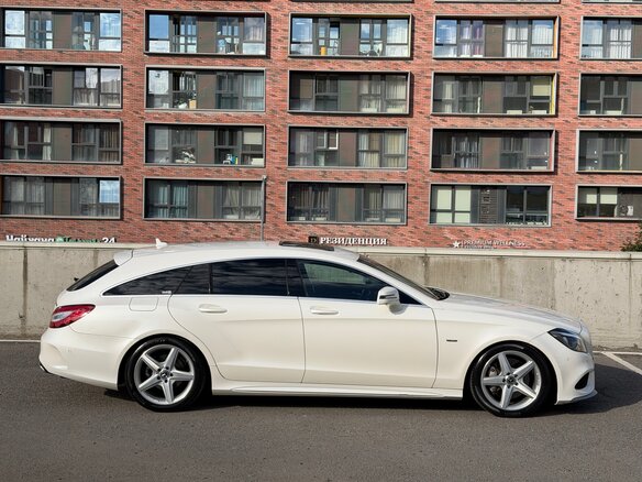 2017 Mercedes-Benz CLS 350 BlueTEC II (C218) Рестайлинг, белый, 3000000 рублей - вид 4