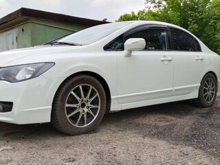 2010 Honda Civic VIII Рестайлинг, белый, 950000 рублей, вид 1