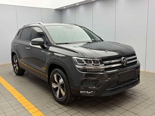 2023 Volkswagen Tharu I, чёрный, 1478111 рублей, вид 3
