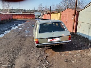 1982 Mercedes-Benz W123 300, серебристый, 400000 рублей, вид 3