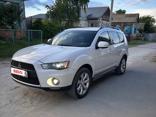2011 Mitsubishi Outlander II Рестайлинг, белый, 1190000 рублей, вид 1