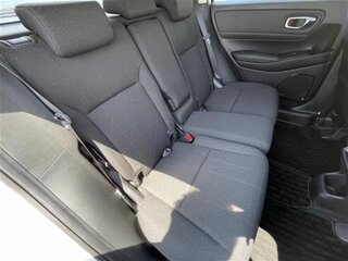 2022 Honda Vezel II, белый, 1850600 рублей, вид 5