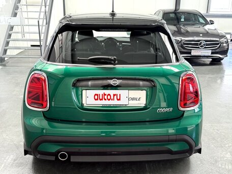 2023 Mini Hatch Cooper III (F55/F56) Рестайлинг 2, зелёный, 2020000 рублей, вид 5