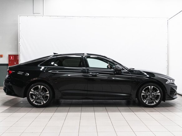 2021 Kia K5 III, чёрный, 2678000 рублей - вид 4