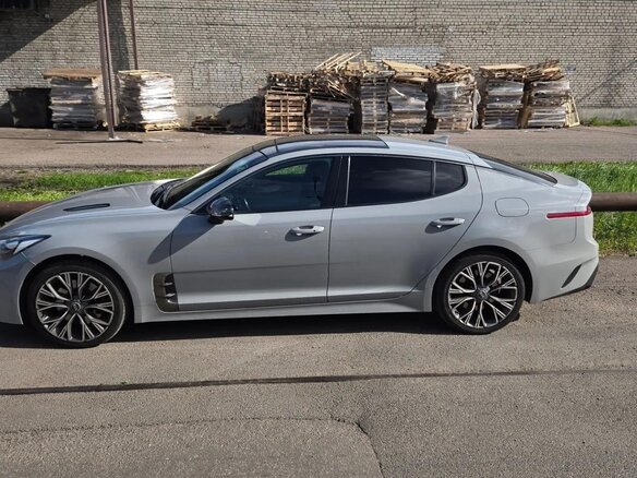 2018 Kia Stinger I, серебристый, 2300000 рублей