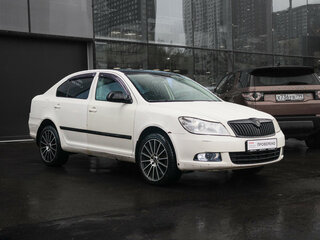 2011 Skoda Octavia DSG7 II (A5) Рестайлинг, белый, 650000 рублей, вид 3