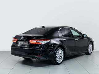 2020 Toyota Camry VIII (XV70), чёрный, 2435000 рублей, вид 4