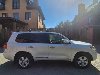 2012 Toyota Land Cruiser 200 Series Рестайлинг 1, белый, 3900000 рублей, вид 2