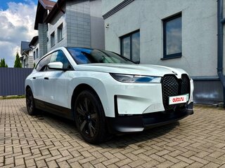 2024 BMW iX xDrive50 I (I20), белый, 5200000 рублей, вид 1