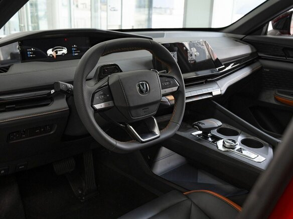 2024 Changan UNI-V I, красный, 2650000 рублей - вид 8