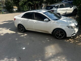 2009 Kia Cerato 5-speed II, белый, 460000 рублей, вид 2