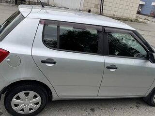 2012 Skoda Fabia II Рестайлинг, серебристый, 650000 рублей, вид 2