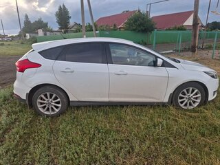 2016 Ford Focus III Рестайлинг, белый, 850000 рублей, вид 2