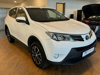 2015 Toyota RAV4 IV (XA40), белый, 1800001 рублей, вид 3