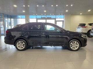 2021 Volkswagen Polo VI, чёрный, 1470000 рублей, вид 4