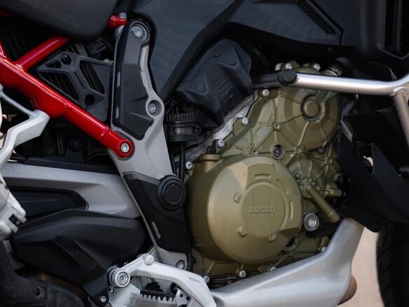 2021 Ducati Multistrada V4, красный, 1290000 рублей - вид 15