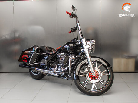 2019 Harley-Davidson Road King, чёрный, 1297579 рублей, вид 1