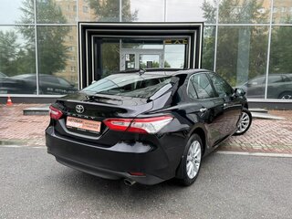 2021 Toyota Camry VIII (XV70), чёрный, 2185000 рублей, вид 5
