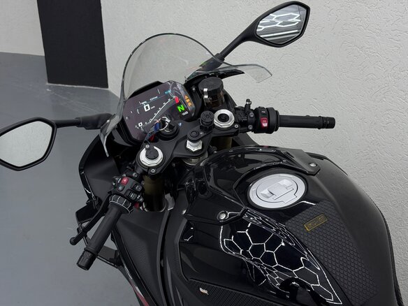 2023 BMW S 1000 RR, чёрный, 2000000 рублей - вид 16