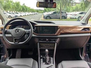 2023 Volkswagen Tharu I, серый, 1730000 рублей, вид 5